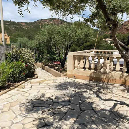 Villa Esterel Calme Et Proche De La Mer,vtt Et Randonnees *